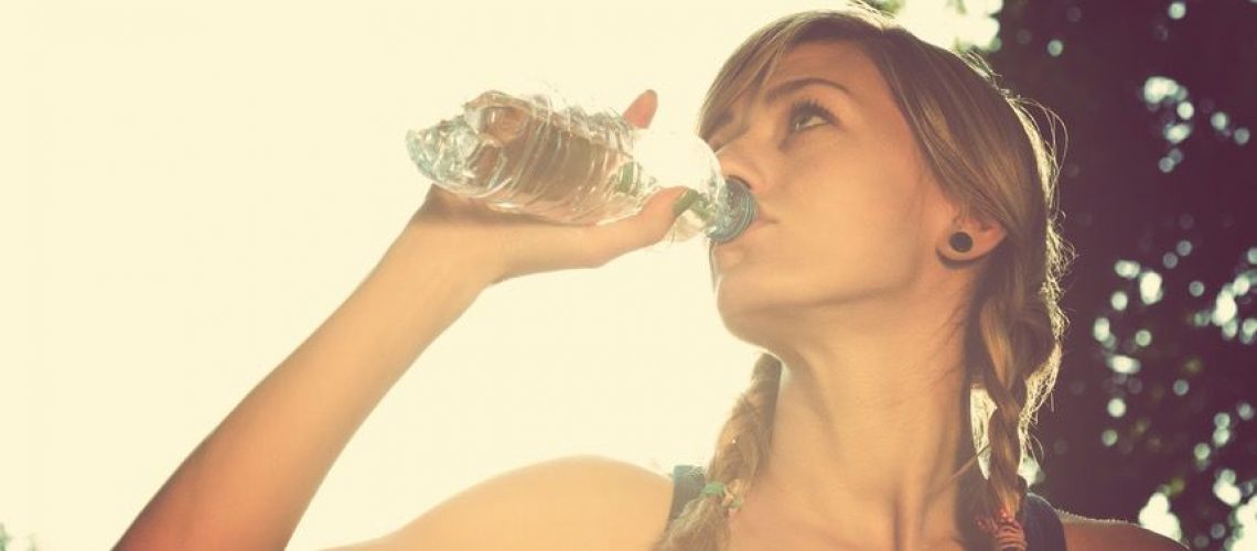 Kuinka paljon vettä sinun tulisi juoda päivittäin?